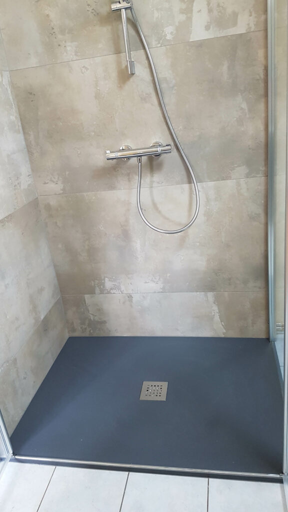 Douche_extra_plate_grand_format_carrelage